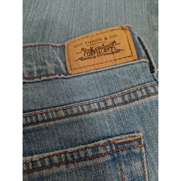 Levi's 516 Women's Capri Jeans Size 14 Blue Stretch Denim 21" Inseam - Picture 4 of 6